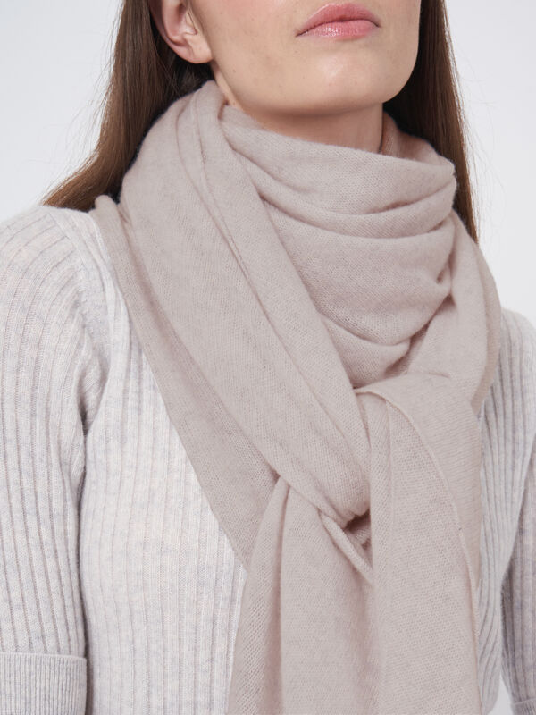 Foulard triangulaire femme — maille fine & cachemire repeat image number 2