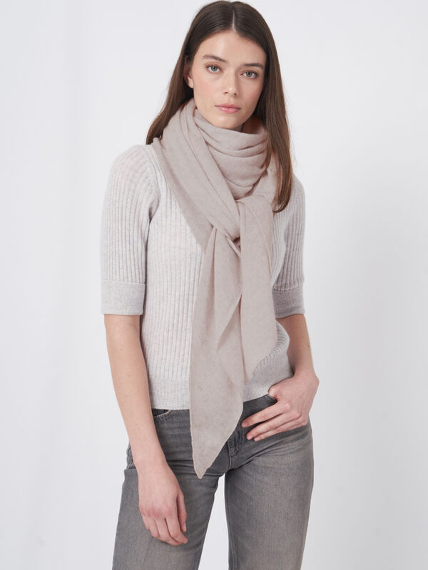 Foulard triangulaire femme — maille fine & cachemire repeat image number 3