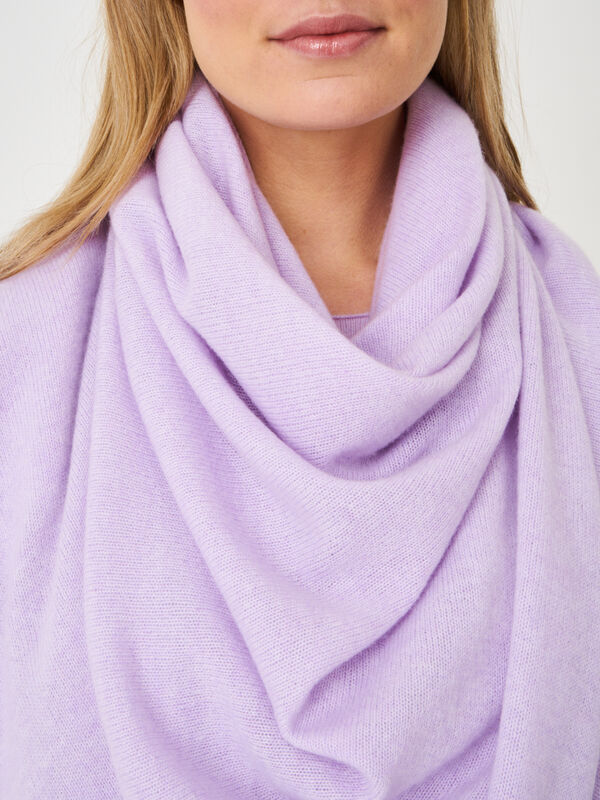 Fine knit organic cashmere triangular scarf image number 85