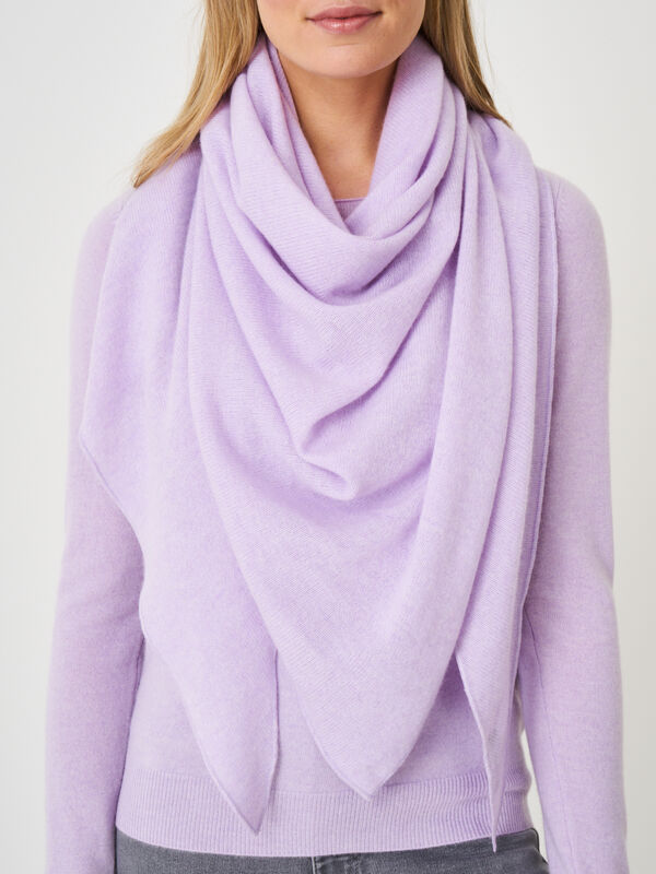 Fine knit organic cashmere triangular scarf image number 86