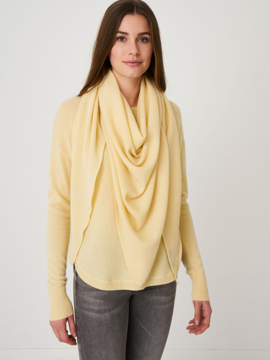 Foulard triangulaire femme — maille fine & cachemire repeat image number 88