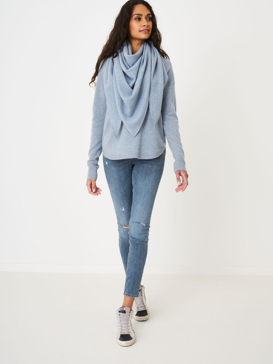 Foulard triangulaire femme — maille fine & cachemire repeat image number 95