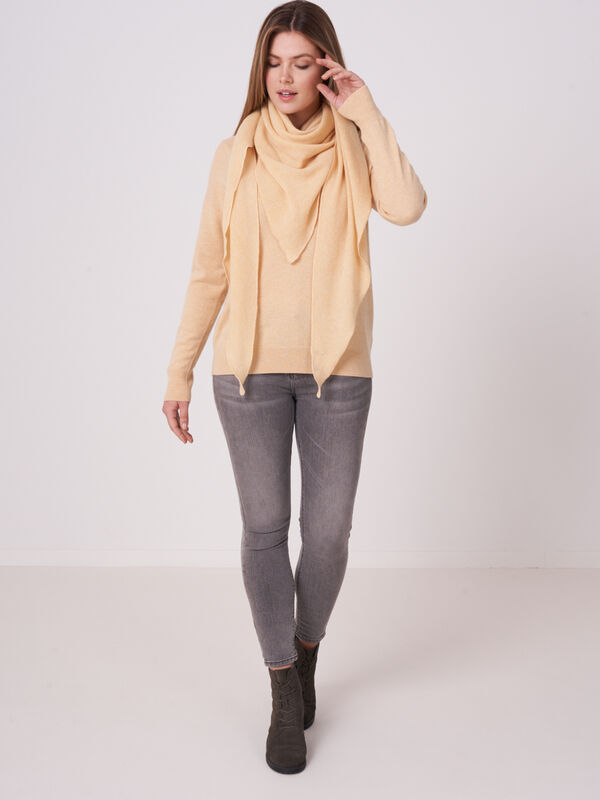 Fine knit organic cashmere triangular scarf image number 99