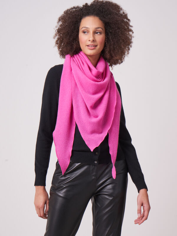 Fine knit organic cashmere triangular scarf image number 112