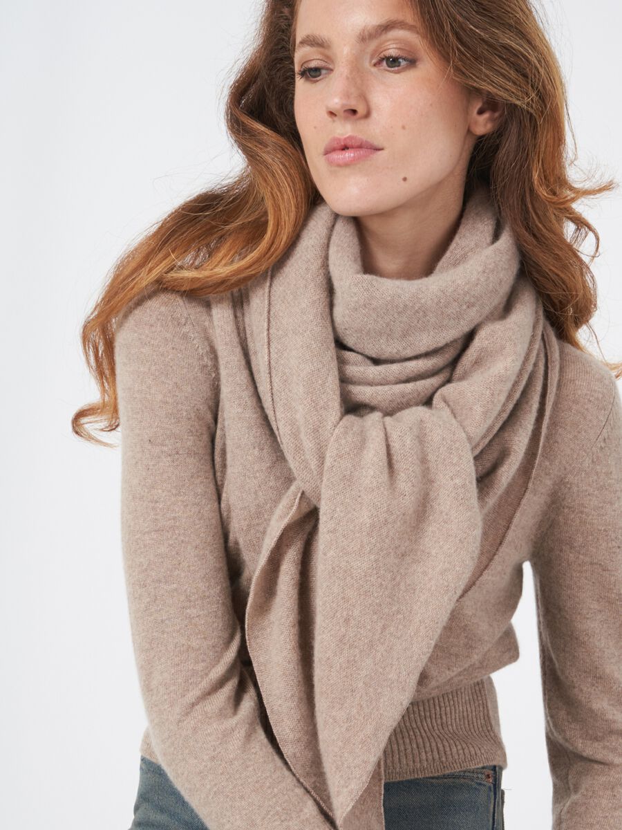 Foulard triangulaire femme — maille fine & cachemire repeat image number 39
