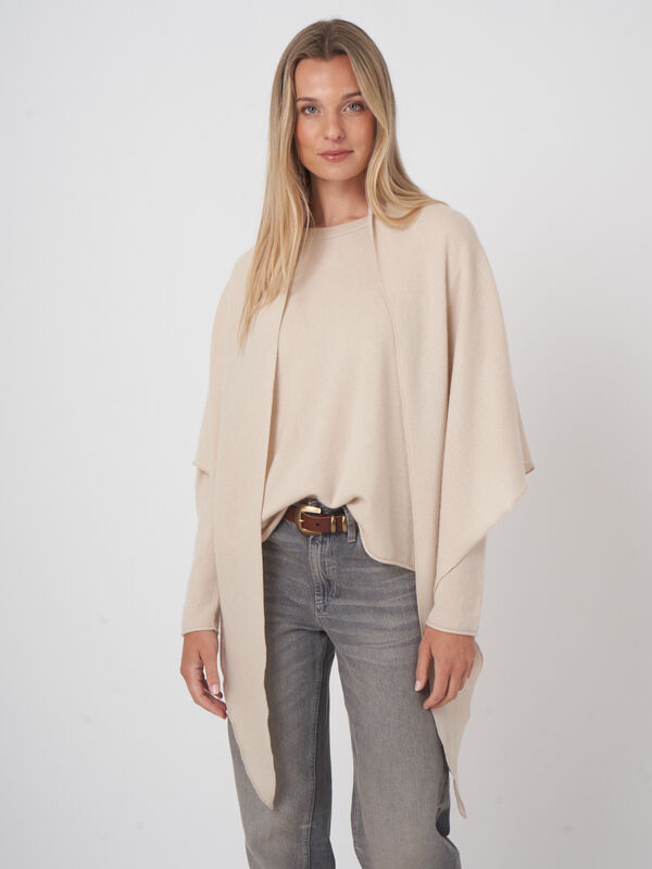 Fine-Knit Cashmere Triangular Scarf image number 3