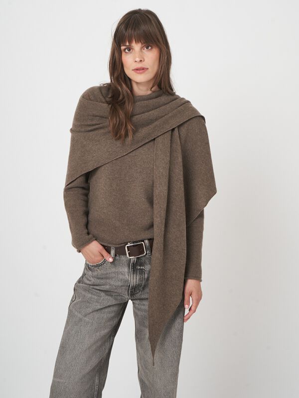 Luxe driehoekige sjaal van organisch kasjmier image number 4