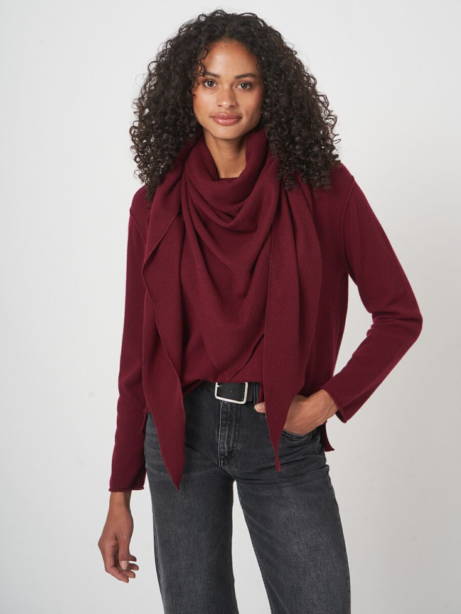 Luxe driehoekige sjaal van organisch kasjmier image number 4