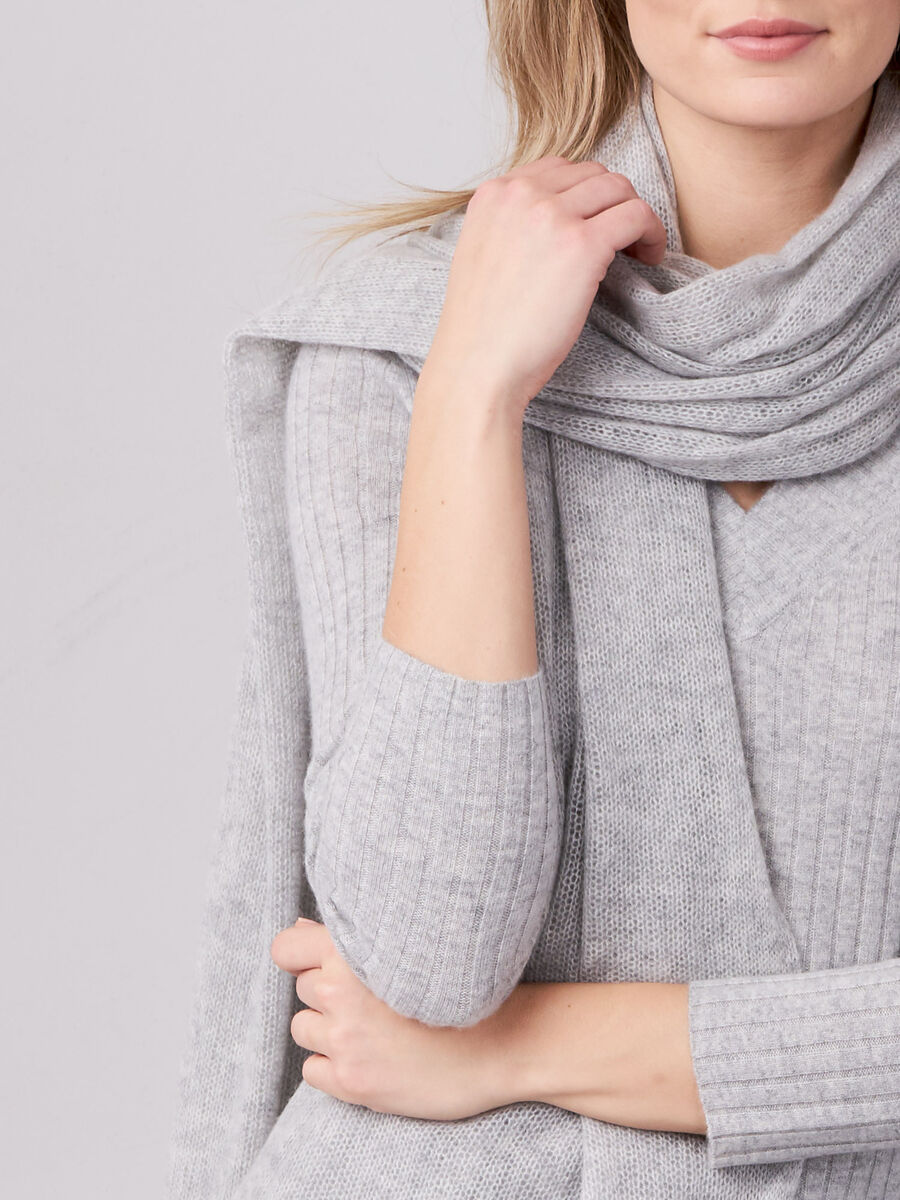 Loose knit organic cashmere scarf with rib details image number 152