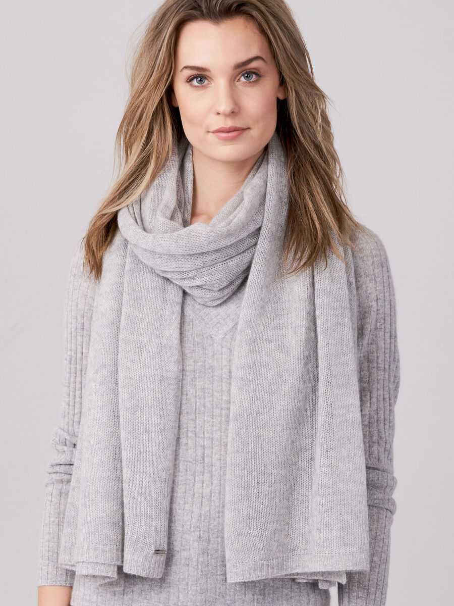 Loose knit organic cashmere scarf with rib details image number 153