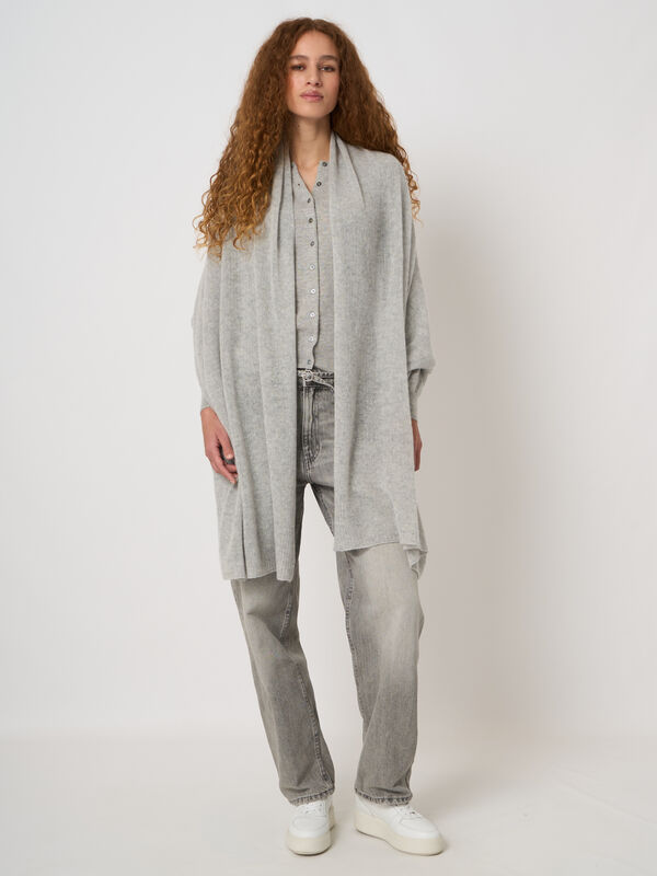 Oversized loose-knit organic cashmere scarf image number 3