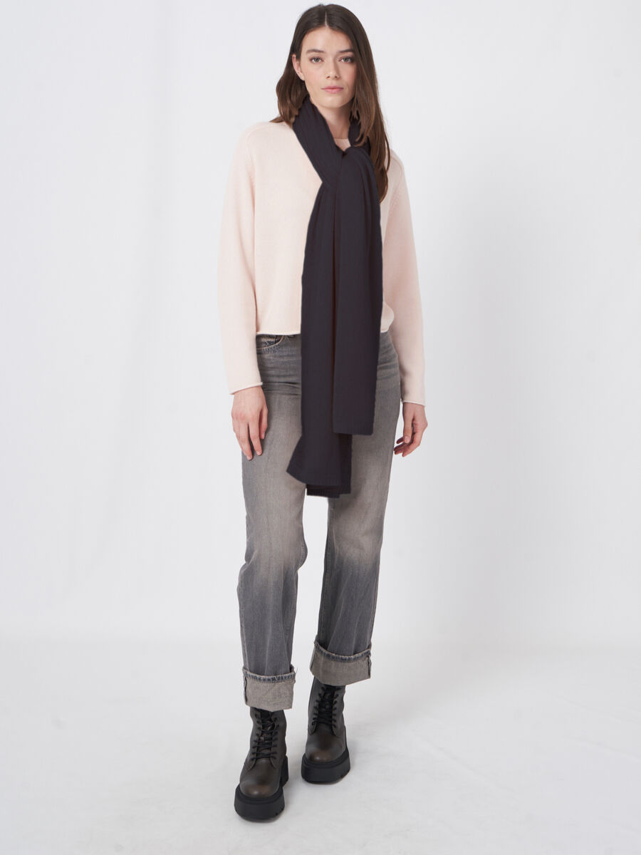 Loose knit organic cashmere scarf with rib details image number 0