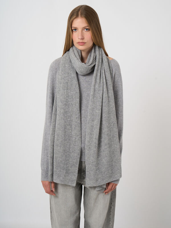 Oversized-Kaschmirschal in lockerem Strick image number 0