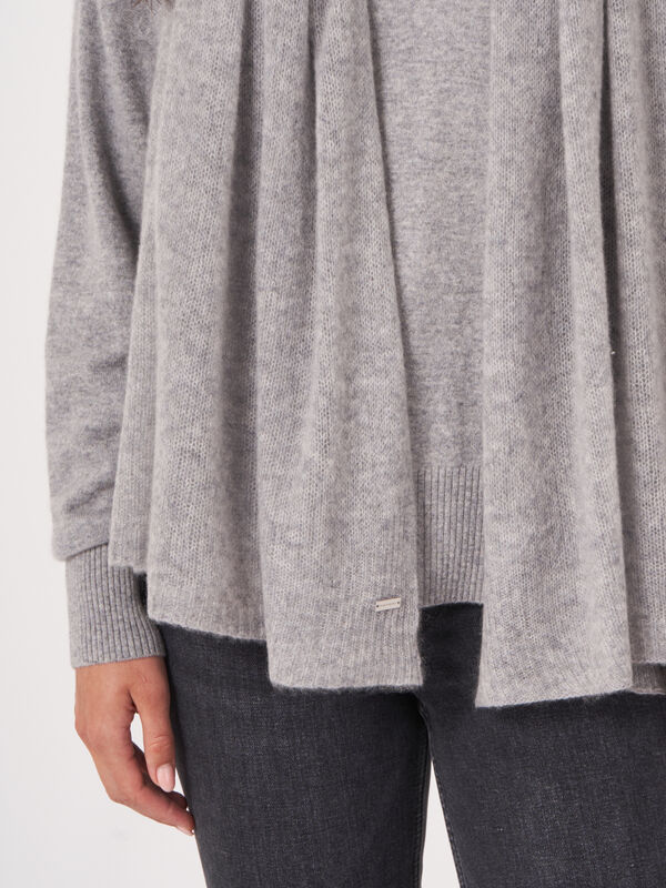 Écharpe oversize femme — maille loose & détails côtelés image number 2