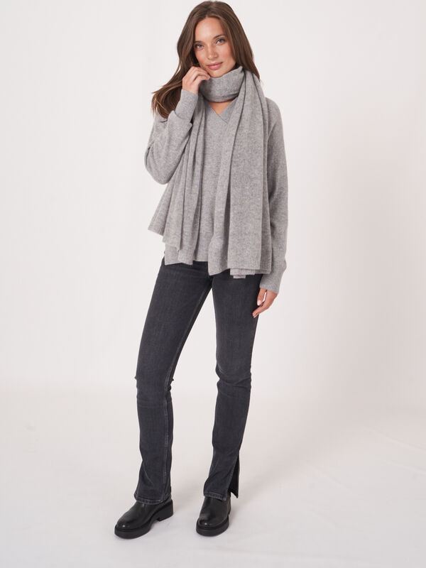 Écharpe oversize femme — maille loose & détails côtelés image number 4