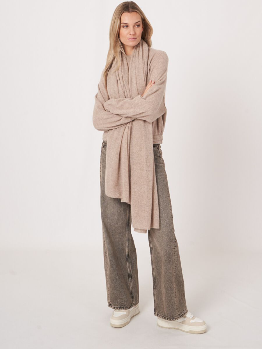Loose knit organic cashmere scarf with rib details image number 97