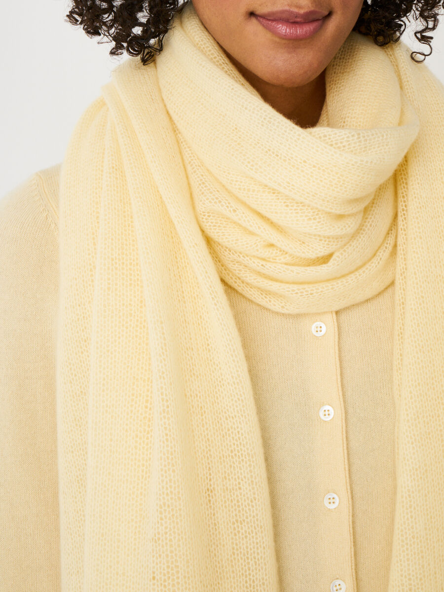 Loose knit organic cashmere scarf with rib details image number 176