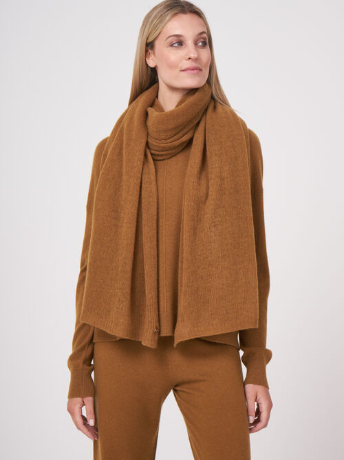 Gro&szlig;er locker gestrickter Schal aus Bio-Kaschmir
