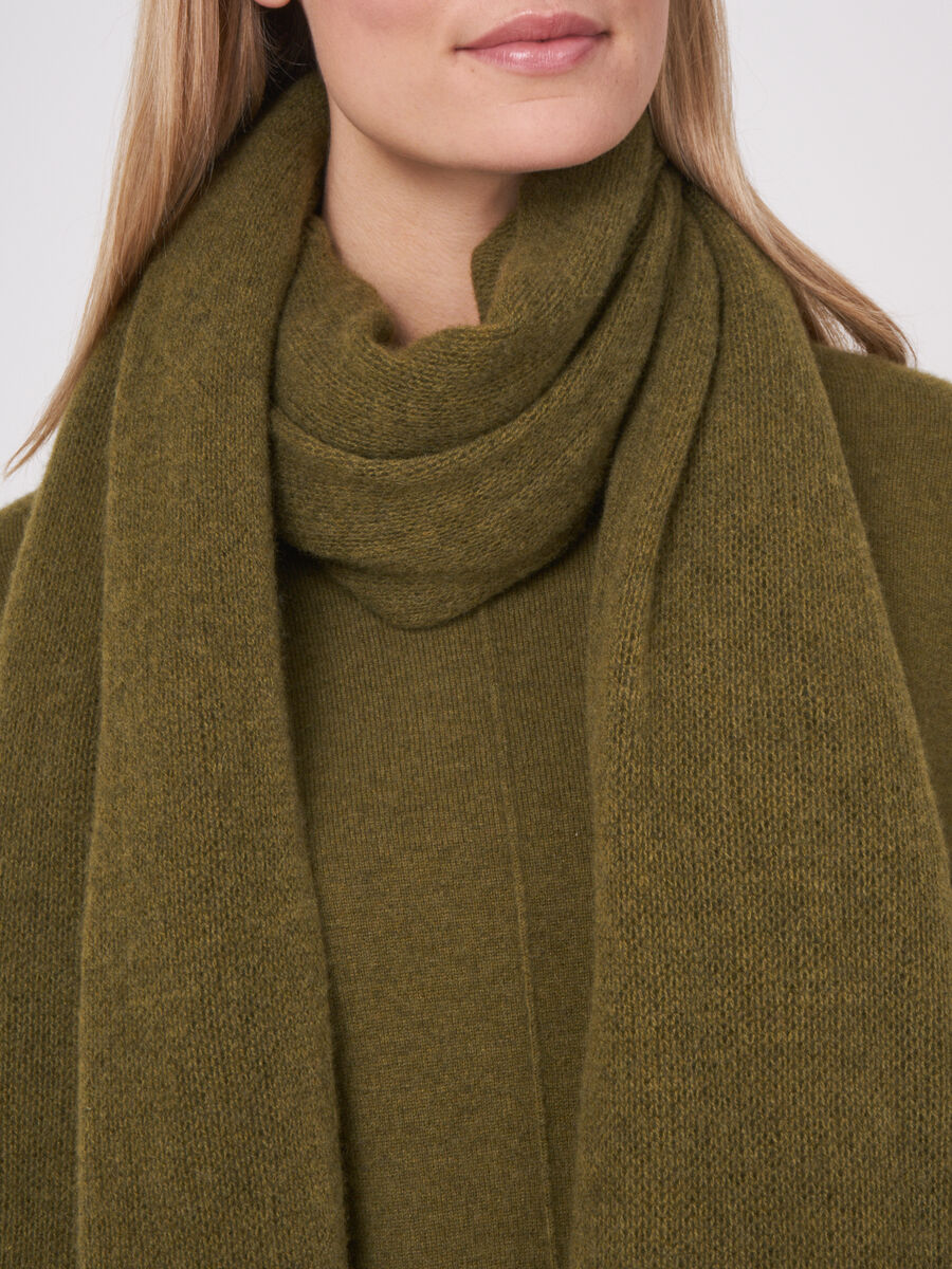 Loose knit organic cashmere scarf with rib details image number 189