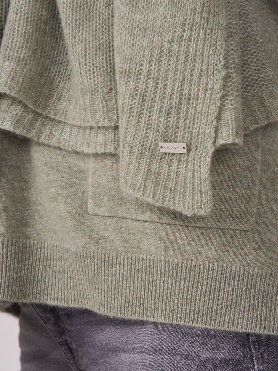 Loose knit organic cashmere scarf with rib details image number 193