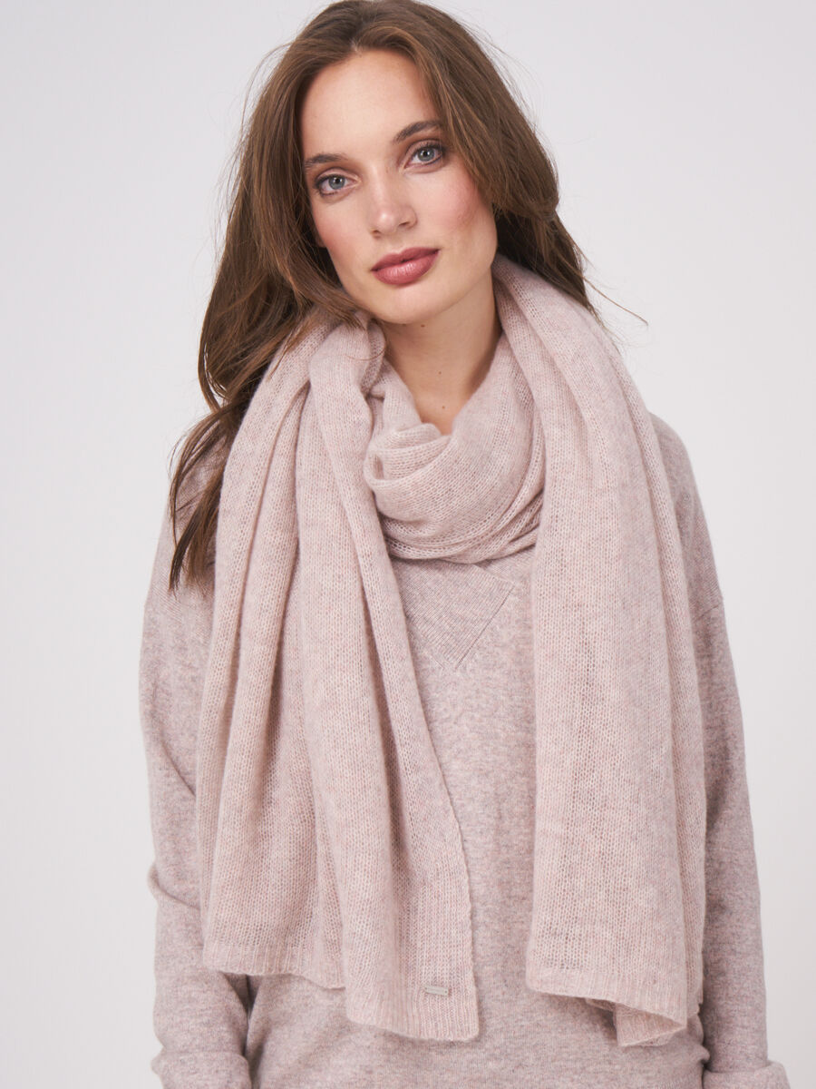 Loose knit organic cashmere scarf with rib details image number 200