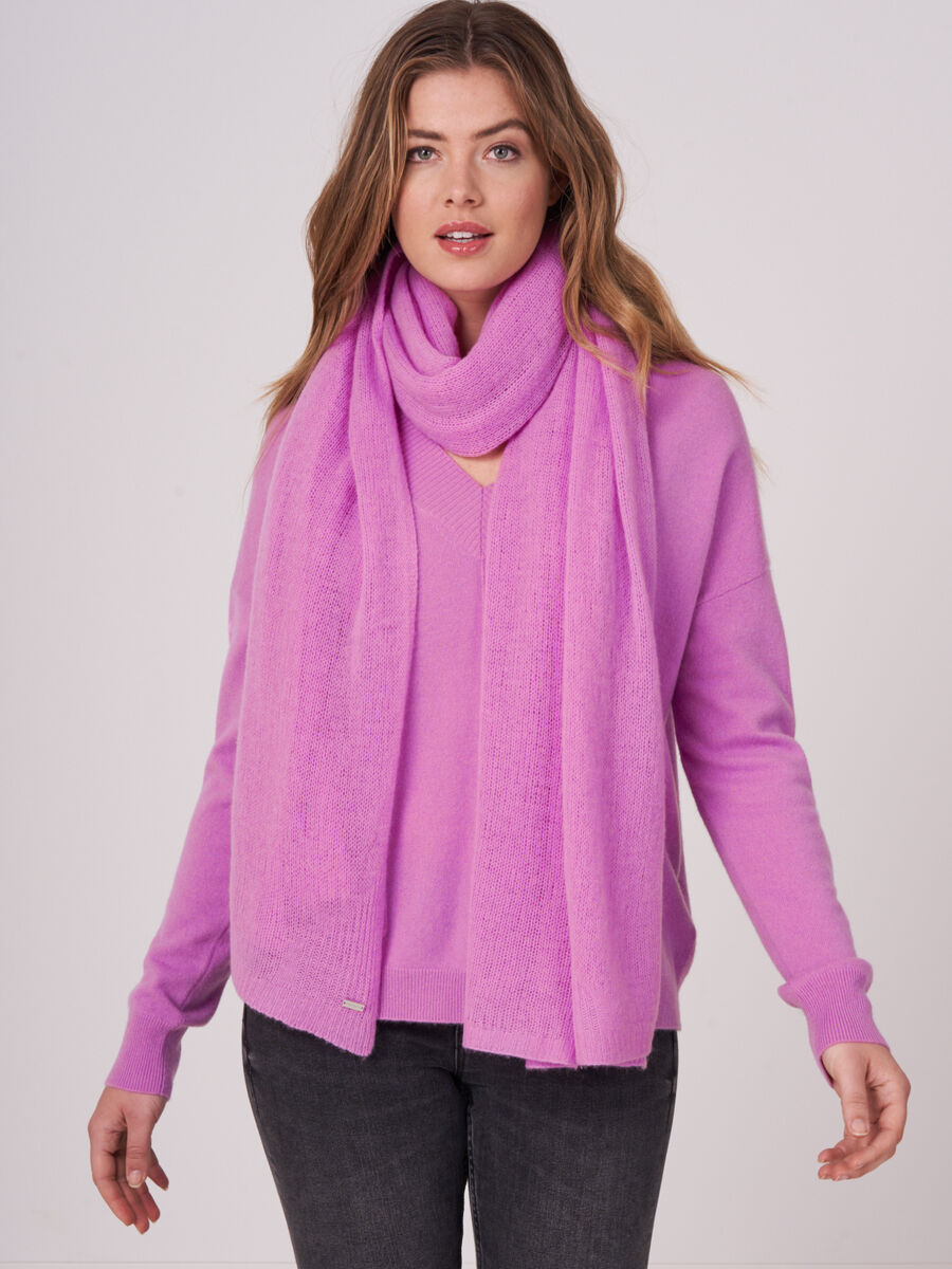 Loose knit organic cashmere scarf with rib details image number 211