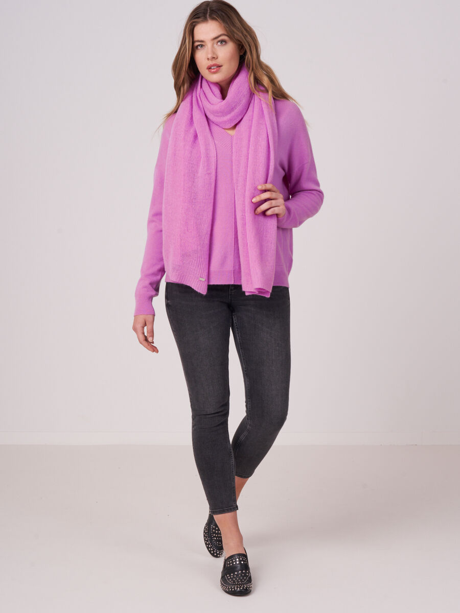 Loose knit organic cashmere scarf with rib details image number 214