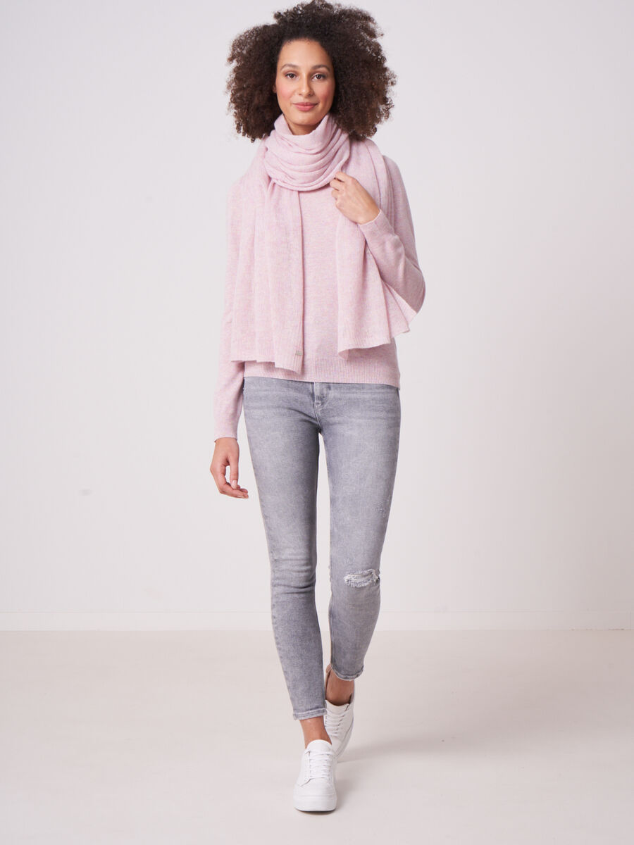 Loose knit organic cashmere scarf with rib details image number 222