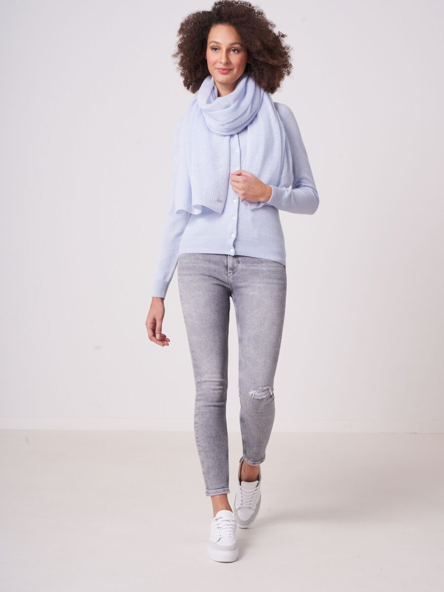 Loose knit organic cashmere scarf with rib details image number 226