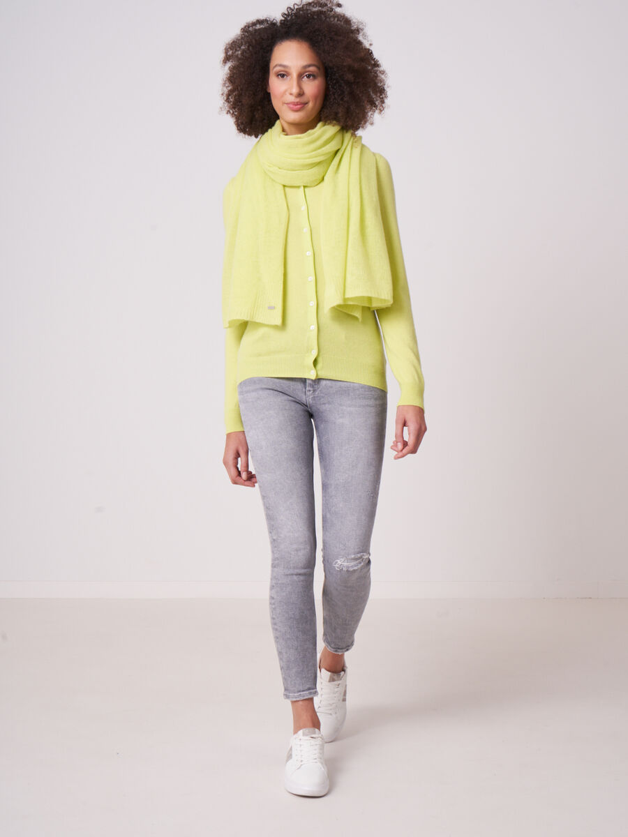 Loose knit organic cashmere scarf with rib details image number 230