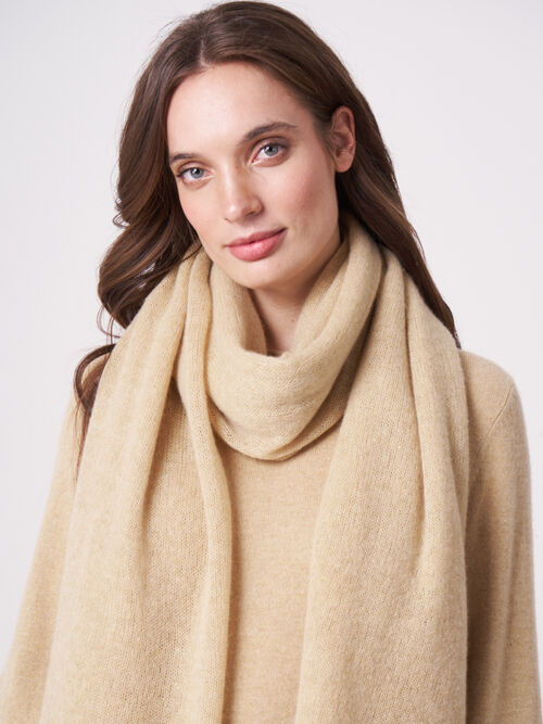 Loose knit organic cashmere scarf with rib details