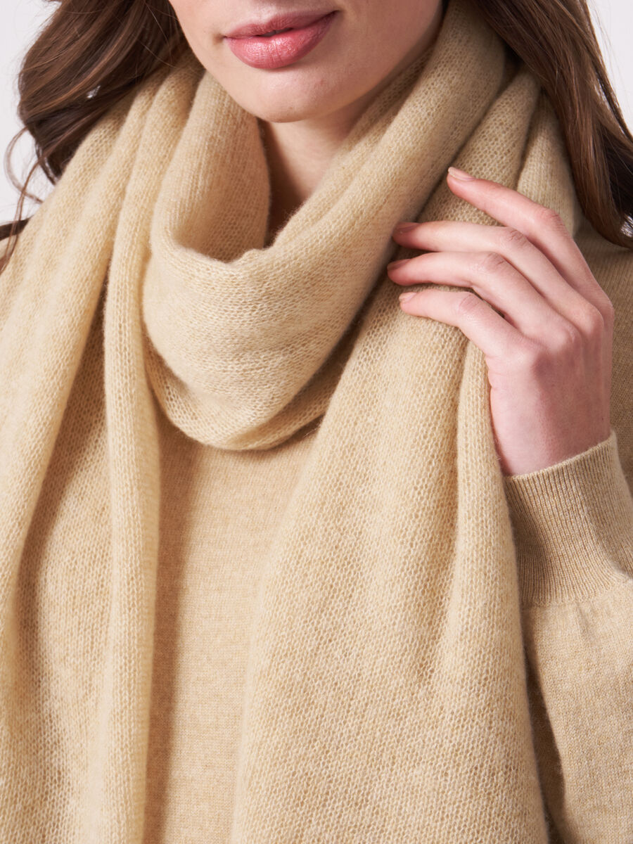 Loose knit organic cashmere scarf with rib details image number 242