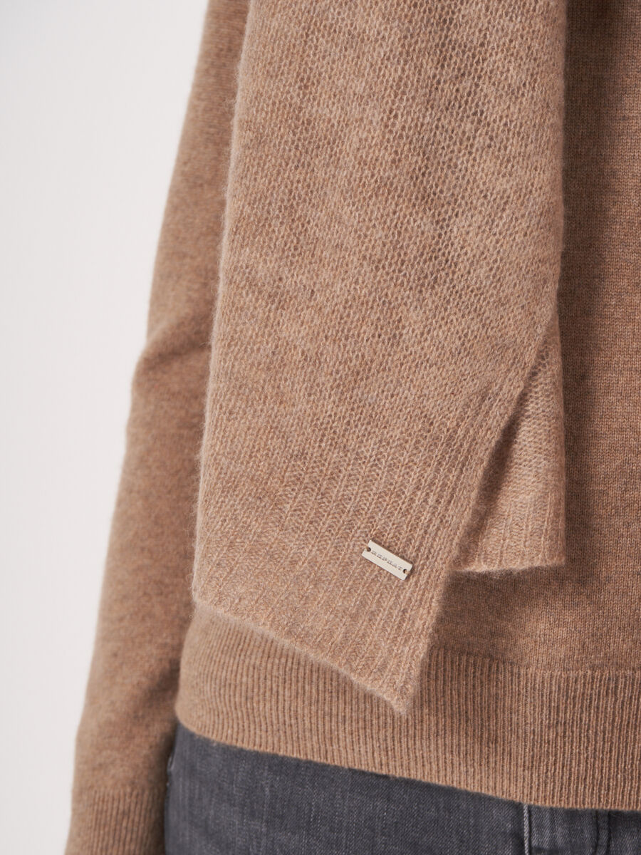 Loose knit organic cashmere scarf with rib details image number 245