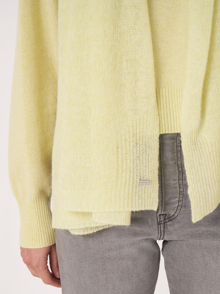 Loose knit organic cashmere scarf with rib details image number 266