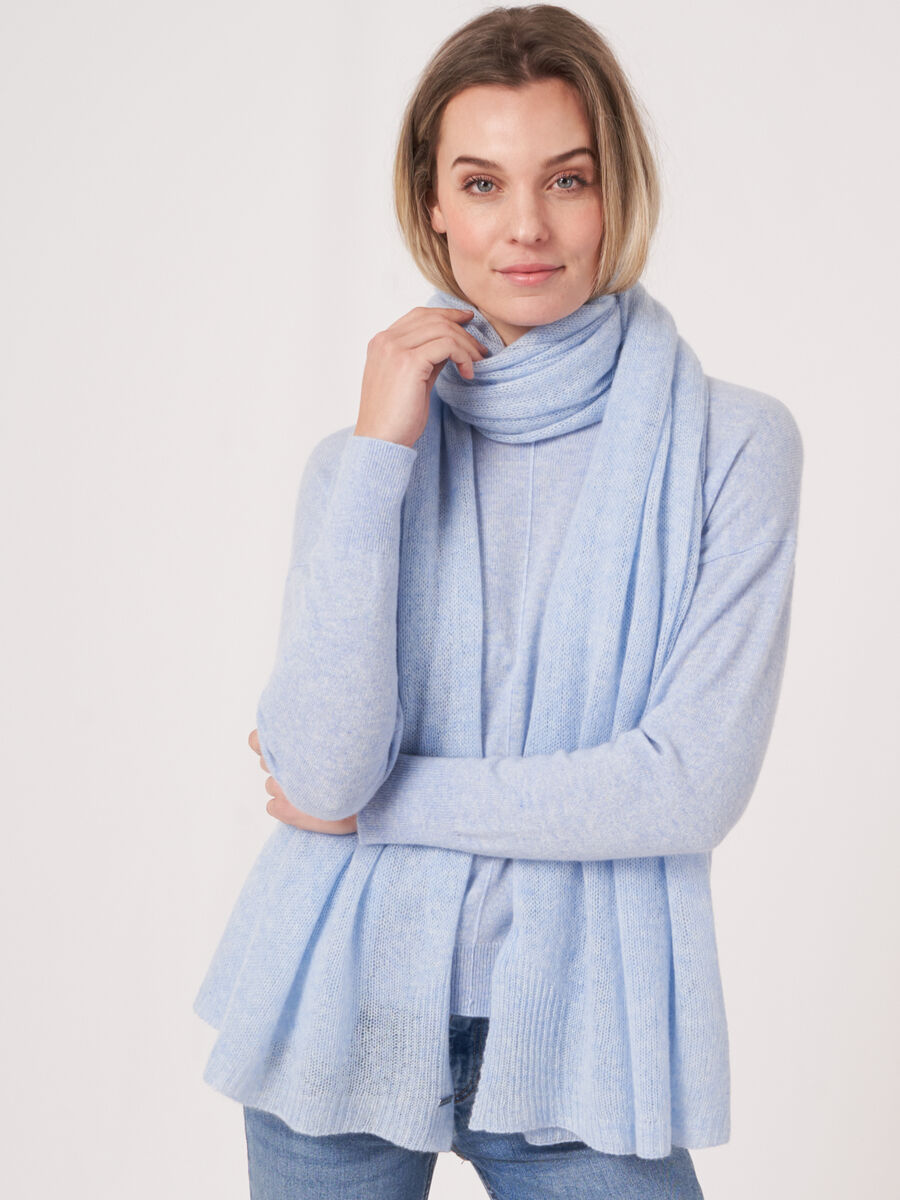 Loose knit organic cashmere scarf with rib details image number 276