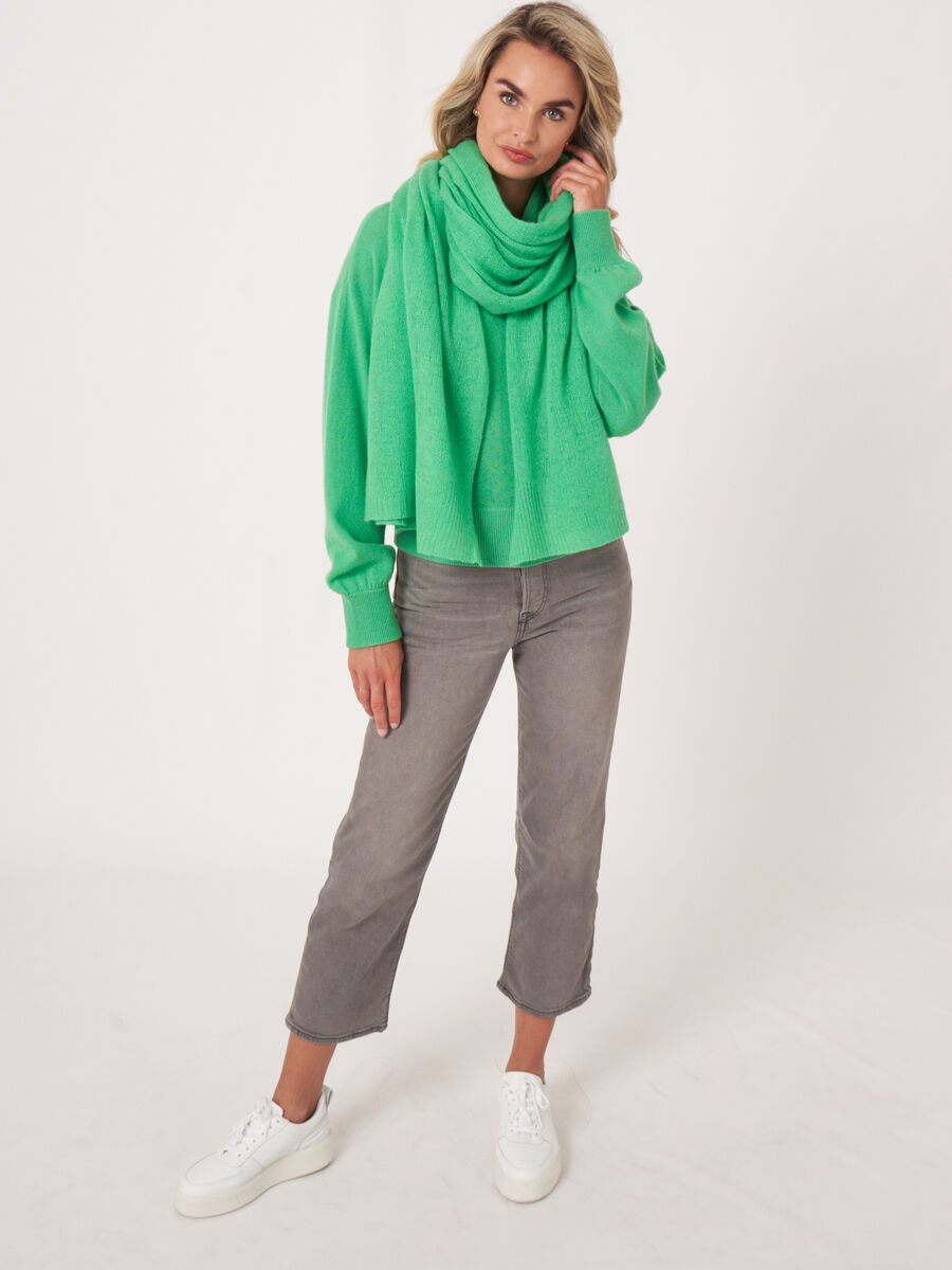 Loose knit organic cashmere scarf with rib details image number 284