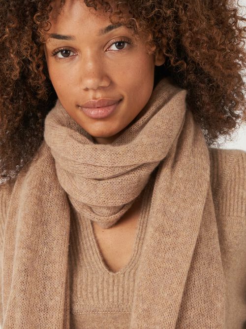Loose knit organic cashmere scarf with rib details