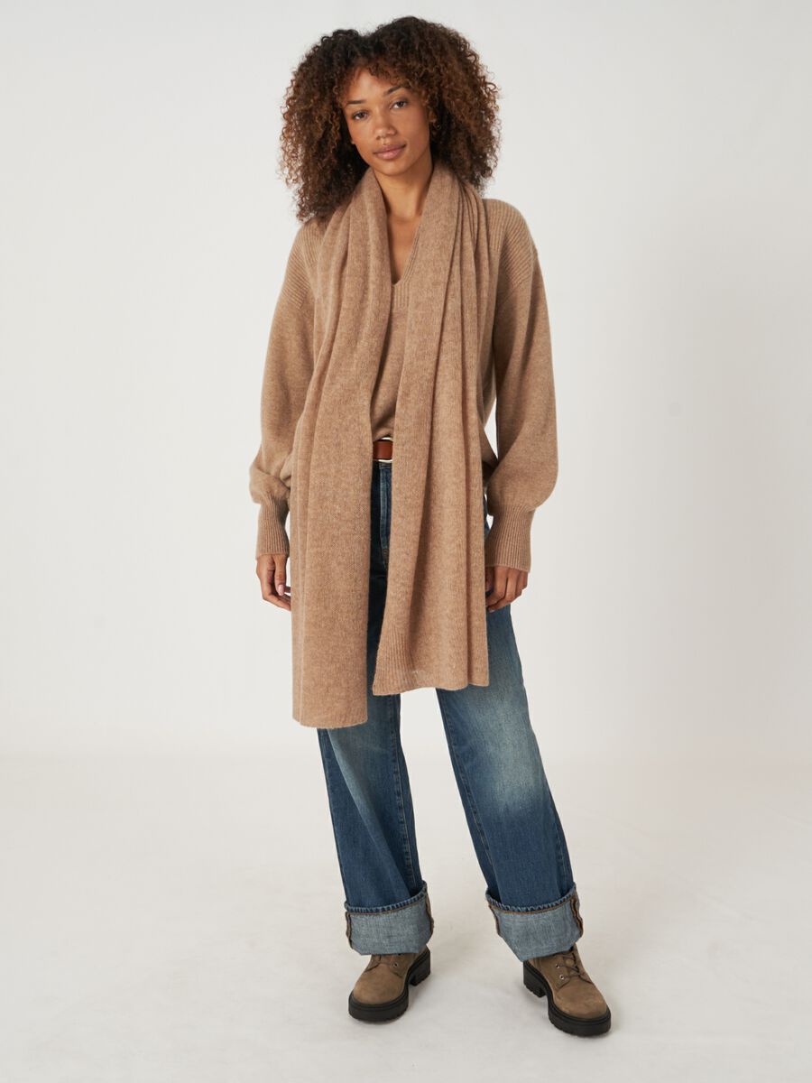 Loose knit organic cashmere scarf with rib details image number 128