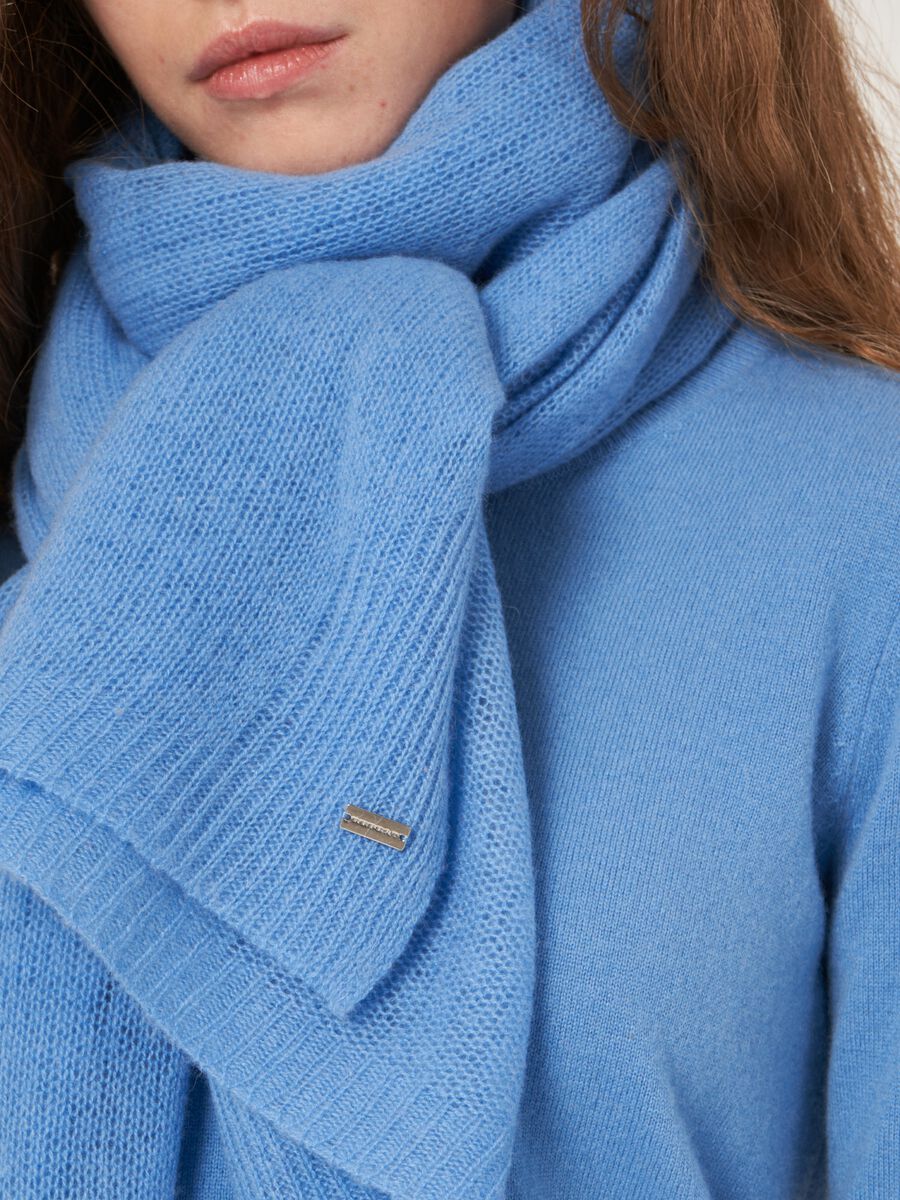 Loose knit organic cashmere scarf with rib details image number 138