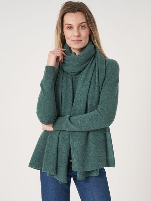 Gro&szlig;er locker gestrickter Schal aus Bio-Kaschmir
