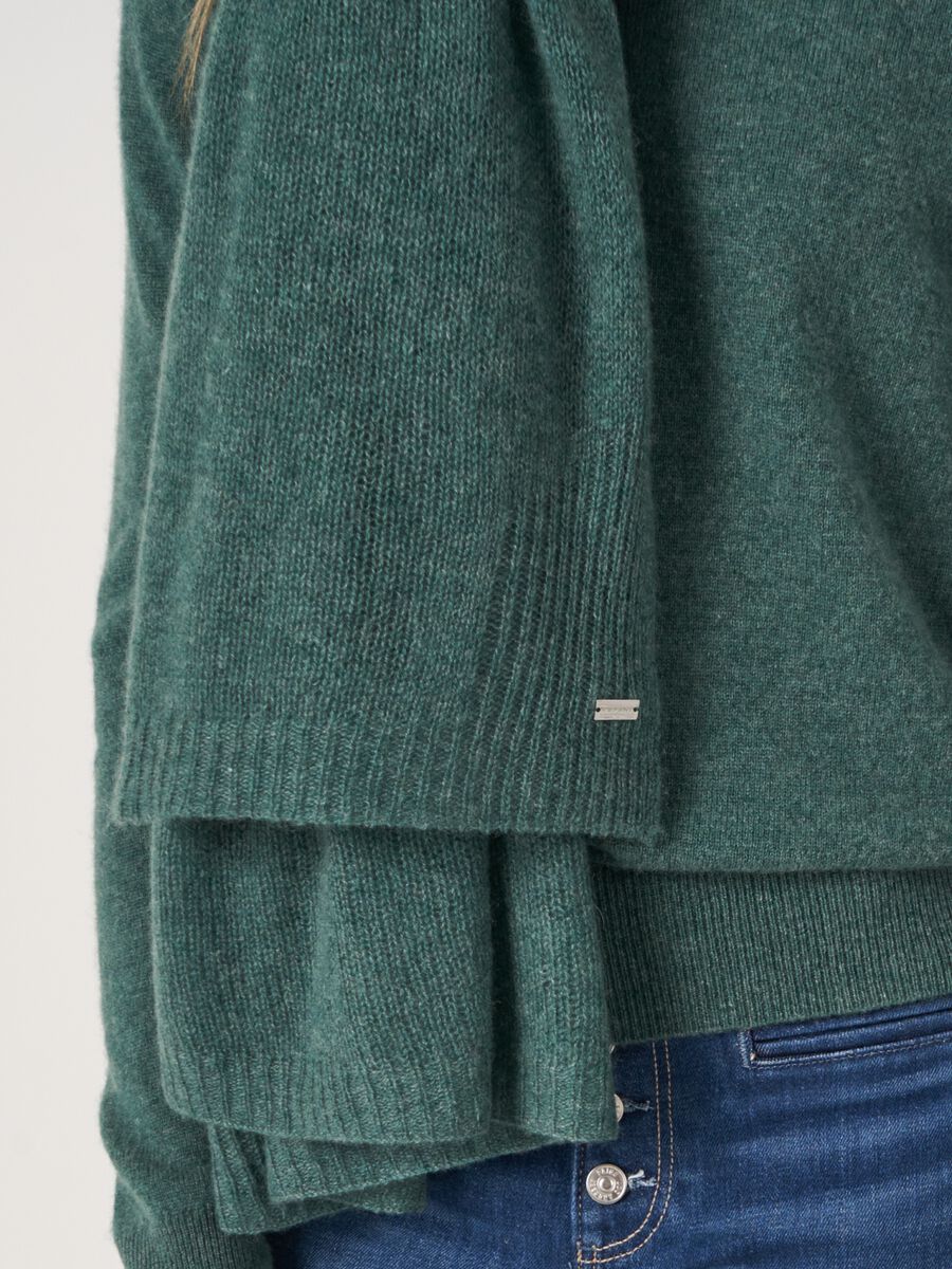 Loose knit organic cashmere scarf with rib details image number 146