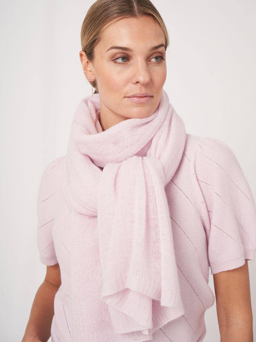 Loose knit organic cashmere scarf with rib details image number 104