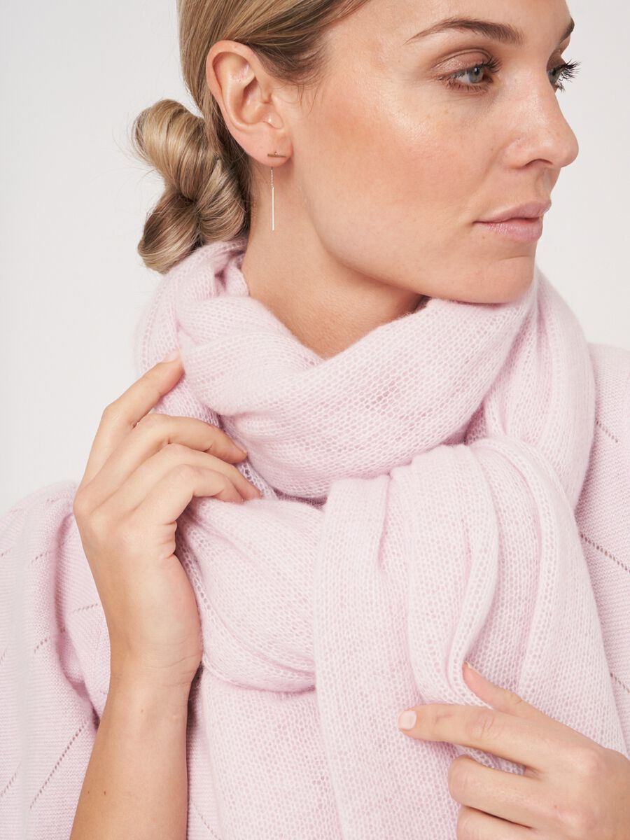 Loose knit organic cashmere scarf with rib details image number 106