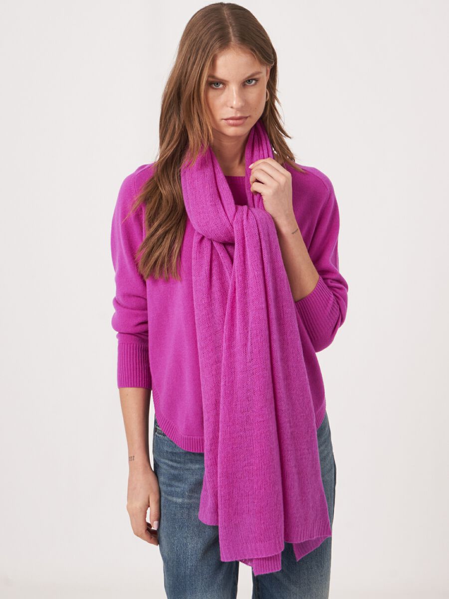 Loose knit organic cashmere scarf with rib details image number 0