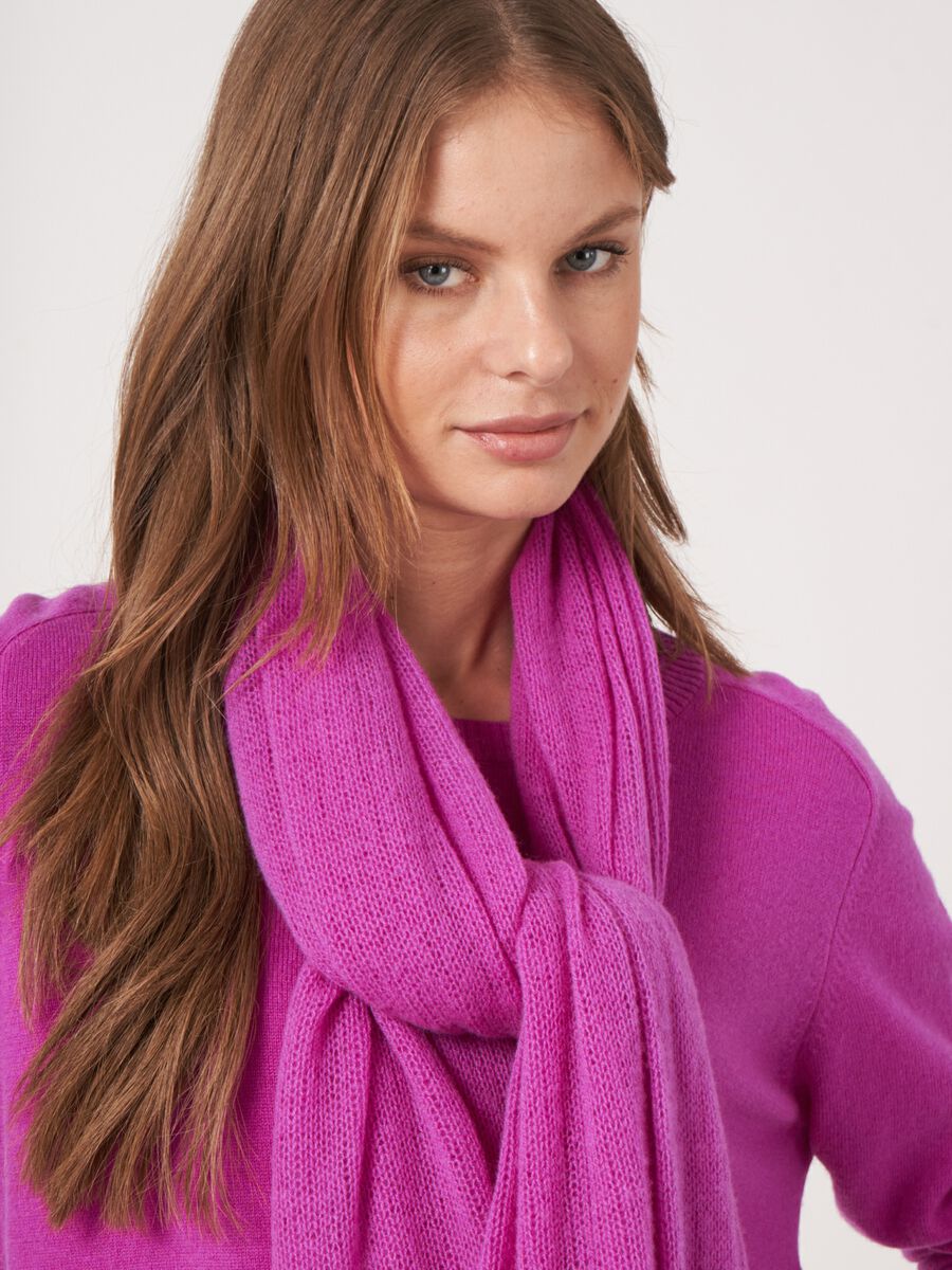 Loose knit organic cashmere scarf with rib details image number 112