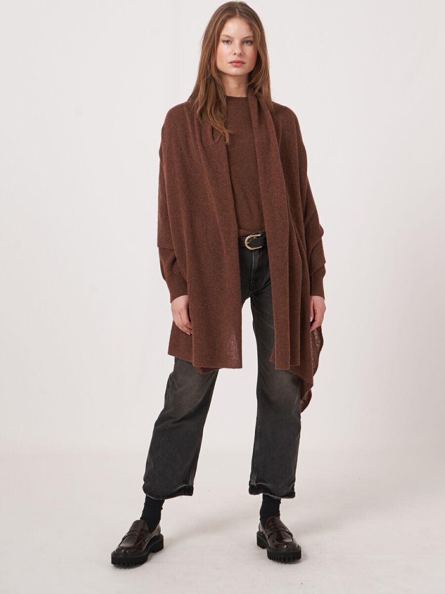 Loose knit organic cashmere scarf with rib details image number 4