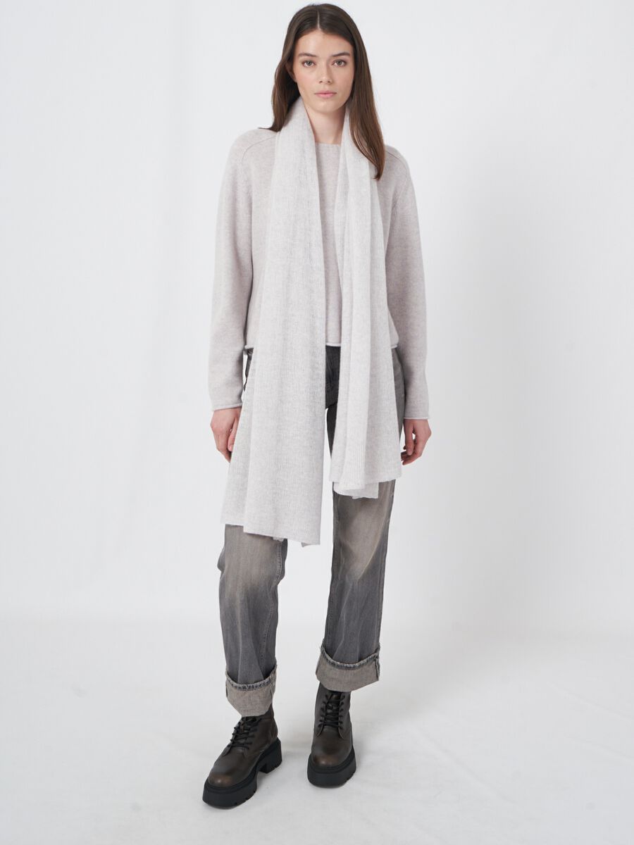 Écharpe oversize femme — maille loose & détails côtelés image number 2