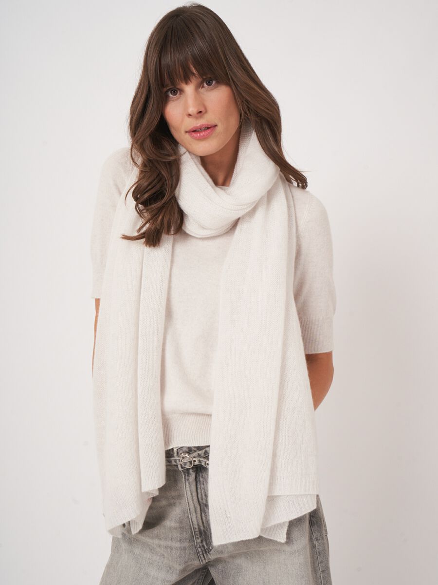 Écharpe oversize femme — maille loose & détails côtelés image number 2