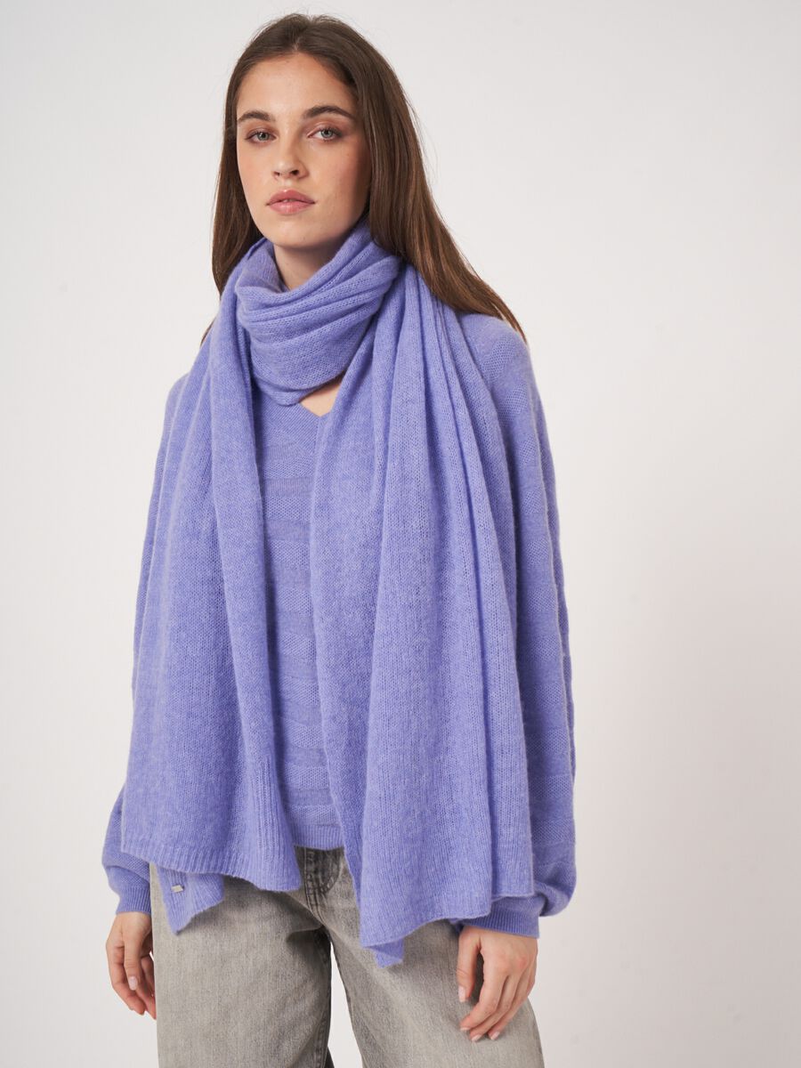 Écharpe oversize femme — maille loose & détails côtelés image number 3