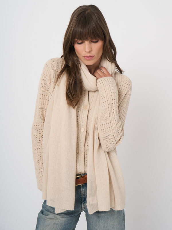 Oversized loose-knit organic cashmere scarf image number 0